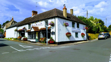 Crown And Anchor food