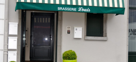 Brasserie Louis outside