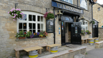 The Woodman Inn inside