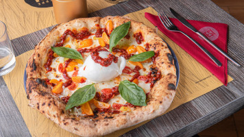 Pizza Gourmet Giuseppe Vesi food