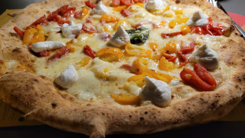 Pizza Gourmet Giuseppe Vesi food