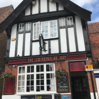 The Queens Head inside