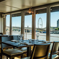 The Yacht London food