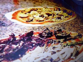 Pizzeria Taverna Dei Tarocchi Di Romeo Russo E C food