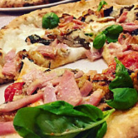 Pizzeria Da Gianni Di Giovanni Fornito C food