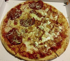 883 La Pizza Per Te food