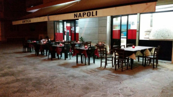 Antica Napoli food