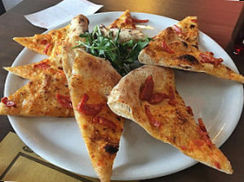 Le Ferriere Pizza&cucina Mediterranea food