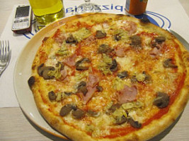 Pizzera Civoleva food