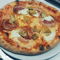 L' Alba Della Pizza food