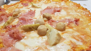 Pizzeria Rosticceria Fantasia food