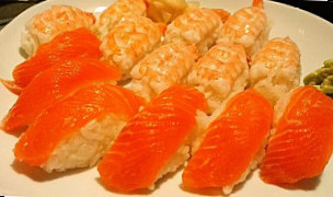 Cen Sushi food