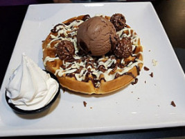 Creams Cafe food