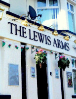 Lewis Arms outside