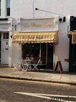 Le Petit Cafe inside