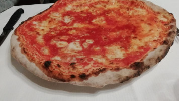 Pizzeria Cozzolino food