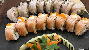 Sushi Xin food