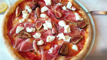 Pizza Co Di Maccan Alessandra food