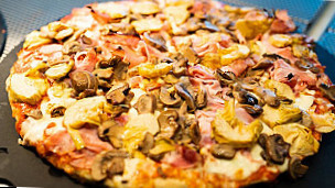 Pacio Pizza's Foodies food