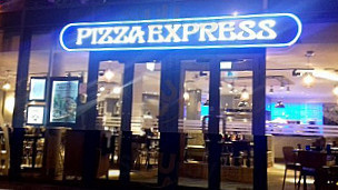 Pizza Express George Iv Bridge inside