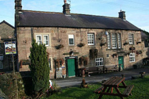 The Three Stags Heads outside