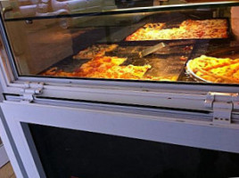 Cheli's Pizzeria Per Asporto food