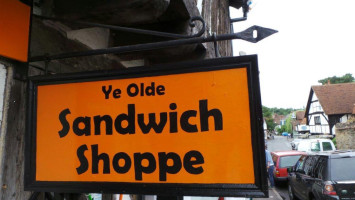 Ye Olde Sandwich Shoppe outside