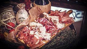 Salumeria Lomdi food