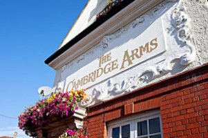 The Cambridge Arms outside