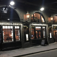 The Cheshire Cheese inside