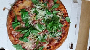 Pizzeria Pomodoro E Basilico food