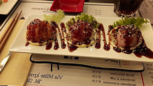 Sushi Inn food
