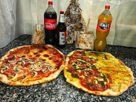 Pizza Pazza A Pezzi food