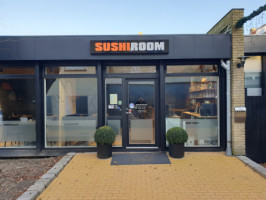 Sushi Room outside