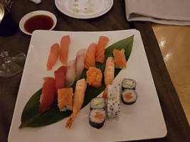 Lin Sushi food