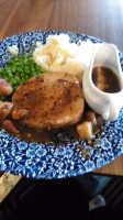 The Clothiers Arms food