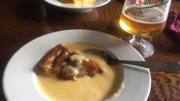 Three Horseshoes Inn food