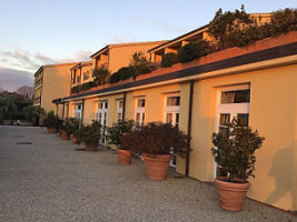 Villa Cappuggi outside