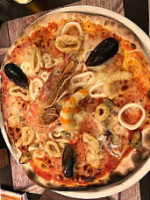 Pizzeria Mediterraneo food