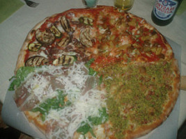Pizzeria Quattro Quarti food