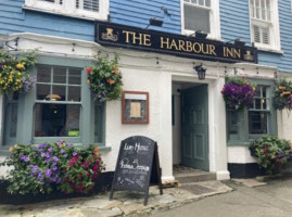 Harbour Inn outside