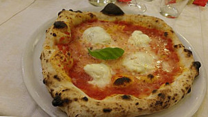 Pizzeria Mari E Monti food