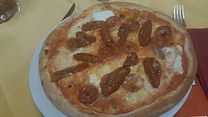 Pizzeria Serenella food