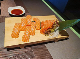 Sushi Yomi food
