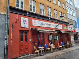 L'education Nationale inside