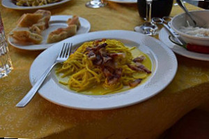 Il Postiglione food