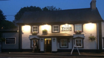 Three Horseshoes Inn outside