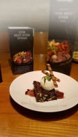 Royal Oak Beefeater Grill food