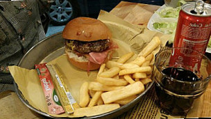 Burger Cargo food
