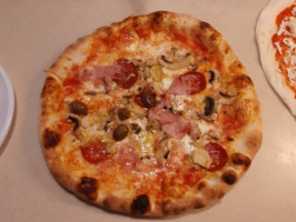 Pizzeria Punto Pizza food